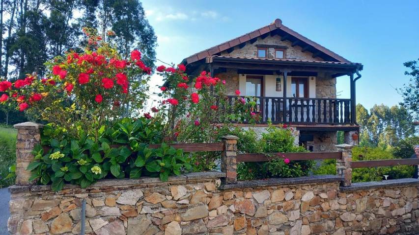 Apartamento para 4 personas, con vistas y jardín, Se admiten mascotas en Cudillero