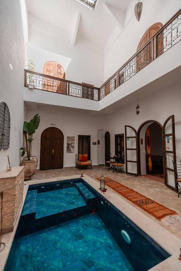 Maison d’hôte pour 4 personnes, avec jardin et vue ainsi que piscine et sauna dans Palais de la Bahia