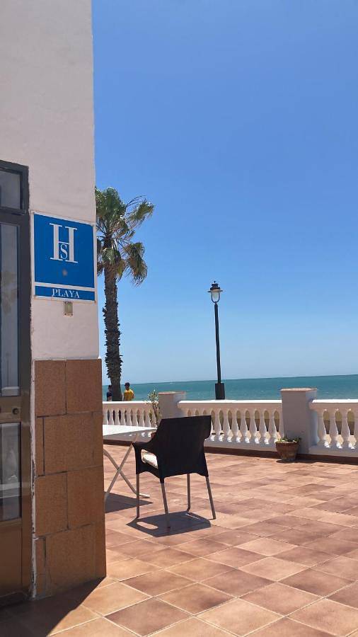 Tranvía Beach House in Chipiona, Province de Cadix