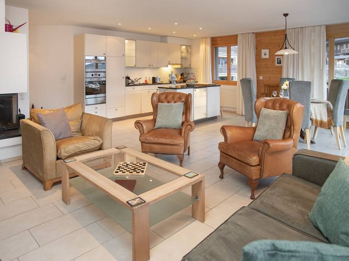 Vacation rental for 6 people, with yard and balcony in Swiss Alps