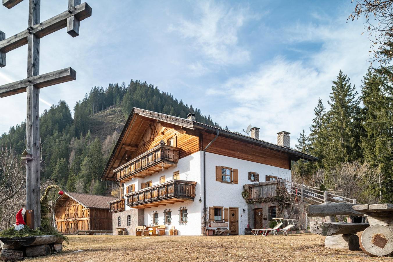Entire apartment, Holiday Apartment "Thomasegg Hof Linde" with Mountain View, Shared Garden & Wi-Fi in Sarnvalley, Sarntal Alps