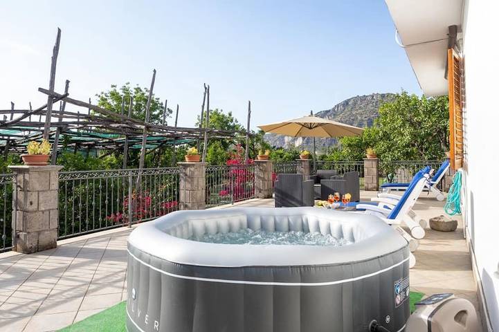 Maison de vacances pour 5 personnes, avec terrasse ainsi que jacuzzi et jardin - 1