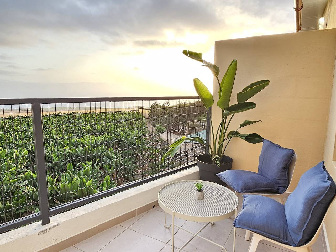 Apartamento entero, Apartamento Vacacional 'Hermosa Vista al Mar y Piscina Finca 5' con Piscina y Wi-Fi in Adeje, Tenerife Sur