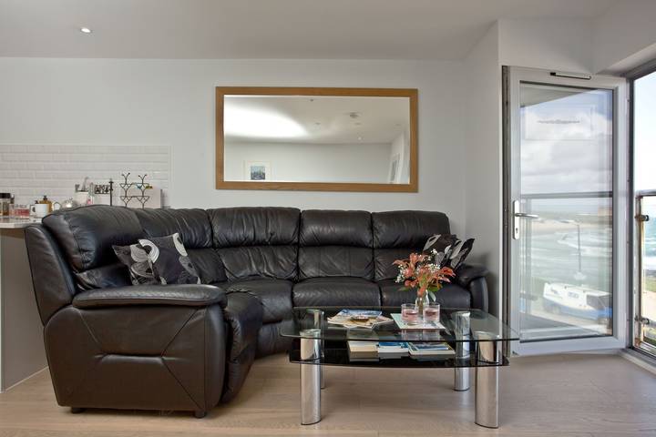 Entire holiday apartment, 5 Fistral Beach in Newquay, Cornwall