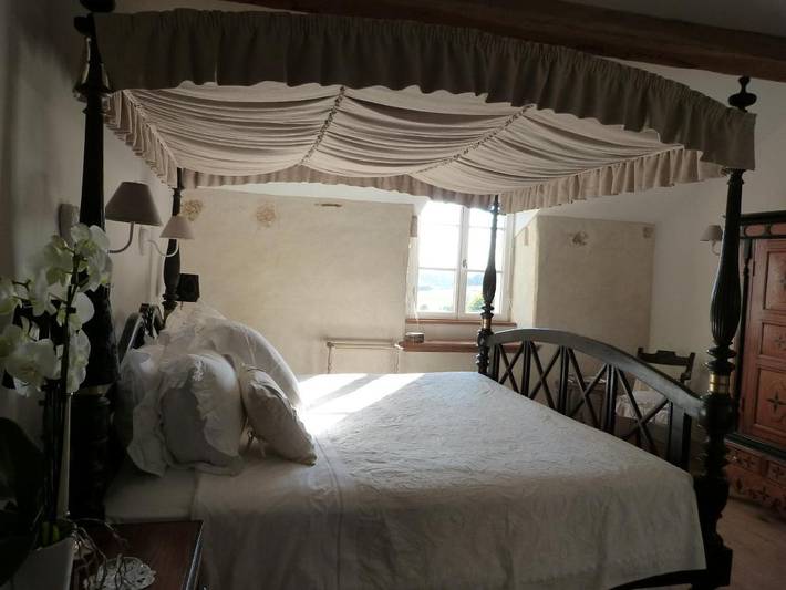 Location de vacances pour 2 personnes, avec jardin ainsi que piscine et vue, animaux acceptés à Clermont-de-Beauregard - 4