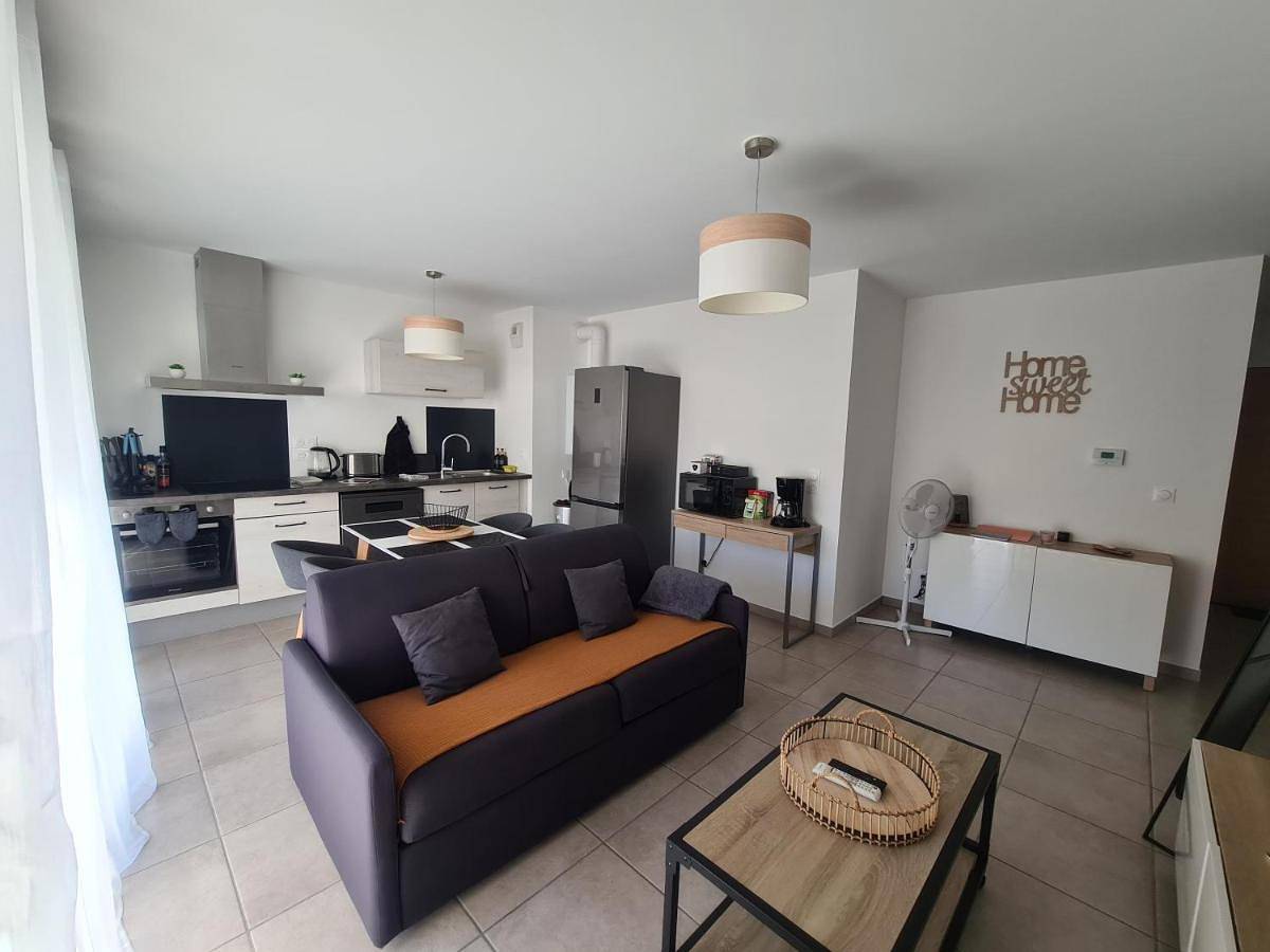 Appartement entier, L'instant Léman - T2 3 étoiles à 5min de Thonon et Evian avec terrasse et jardin à 100m du lac in Publier, Région de Thonon-les-Bains