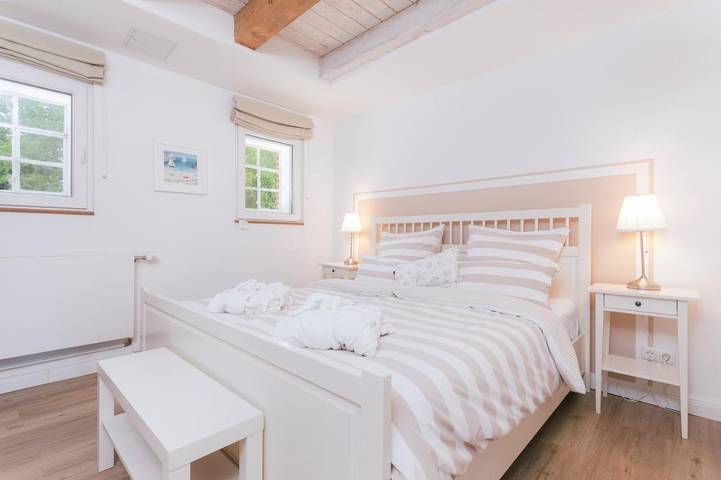 Ferienwohnung für 2 Personen, mit Terrasse und Garten sowie Pool und Ausblick in Groß Wittensee - 2