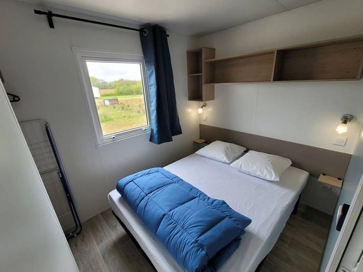 Mobil home pour 6 personnes, avec piscine et terrasse à Ambon - 4