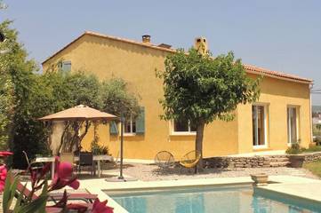 Gîte pour 6 personnes, avec terrasse et jardin à Pourrières