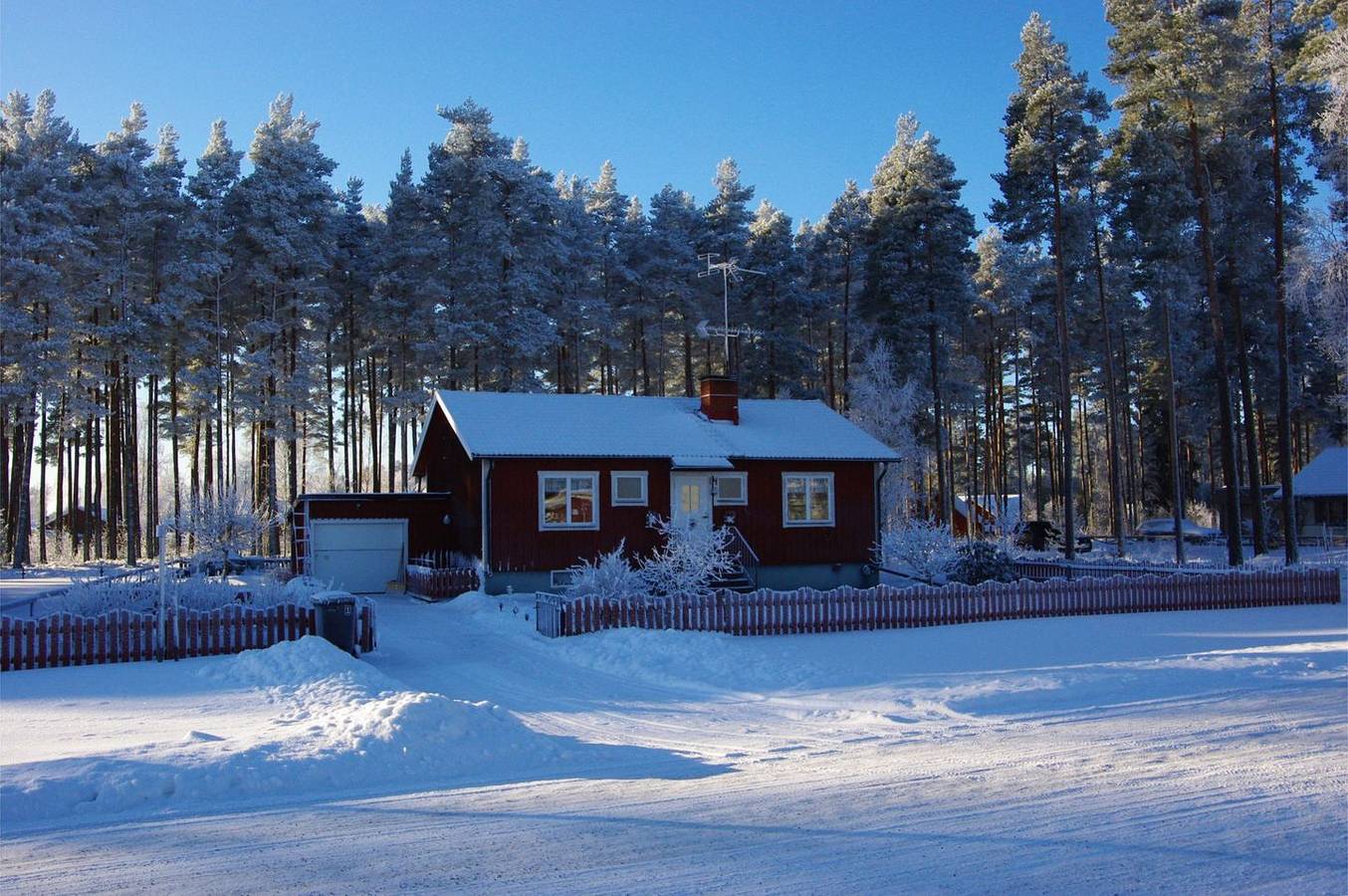 Syllis Hus – Ferienhaus mit eingezäuntem Garten bei Vimmerby in Bellö, Jönköpings län