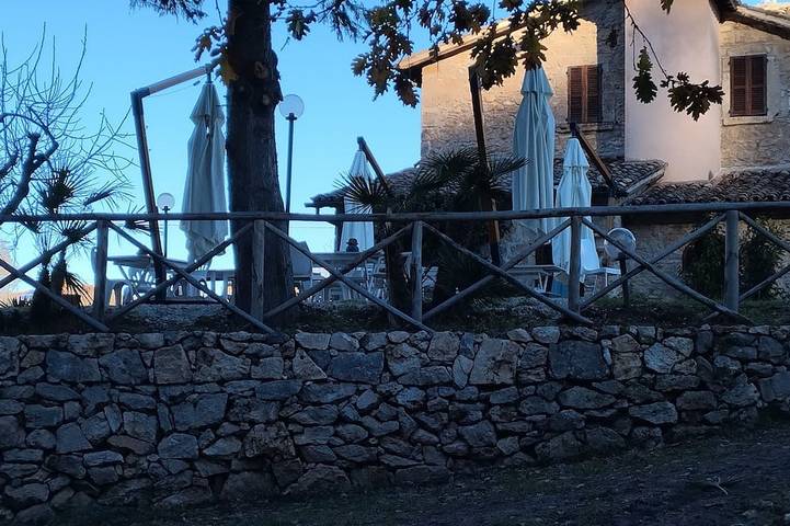 A cozy home nestled in the green hills, 4 km from the town center in Ascoli Piceno, Nationalpark Monti Sibillini