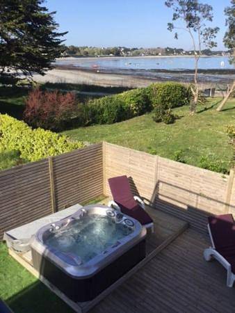 Location de vacances pour 8 personnes, avec vue et jardin, animaux acceptés dans Plage Kerfontaine - 2
