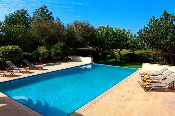 Villa for 6 people, with Garden and Pool in Aphrodite Hills