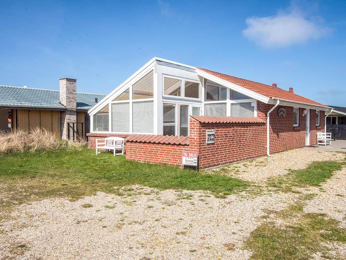 Ferienhaus für 4 Personen, mit Terrasse in Henne Strand