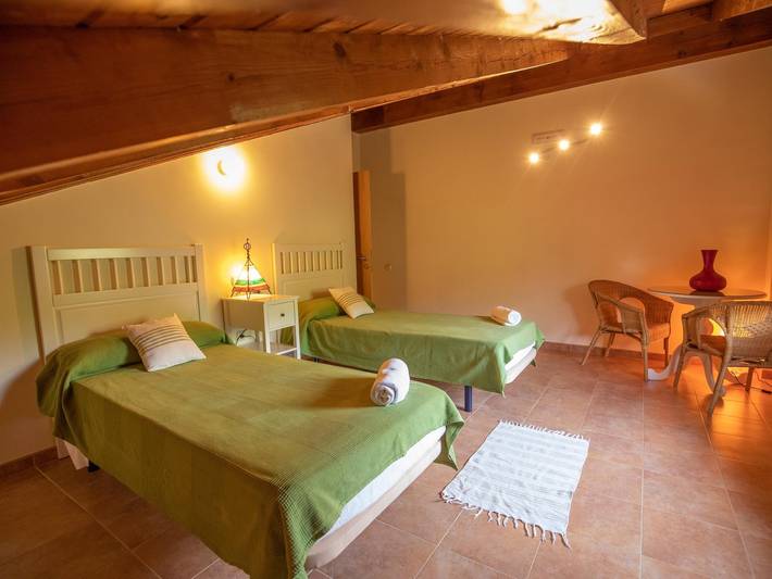 Casa rural para 6 personas, con terraza y jardín, Se admiten mascotas en La Bureba - 2