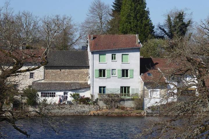 Chambre d’hôte pour 2 personnes, avec vue sur le lac ainsi que terrasse et vue