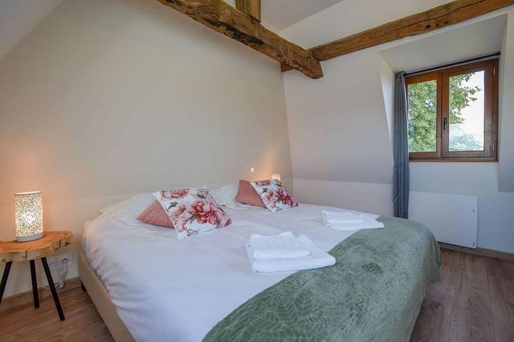 Location de vacances pour 6 personnes, avec terrasse ainsi que jardin et piscine à Saint-Médard-d'Excideuil - 4