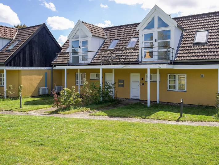 Ferieudlejning for 4 personer, med Balkon og Terrasse samt Have i Liseleje