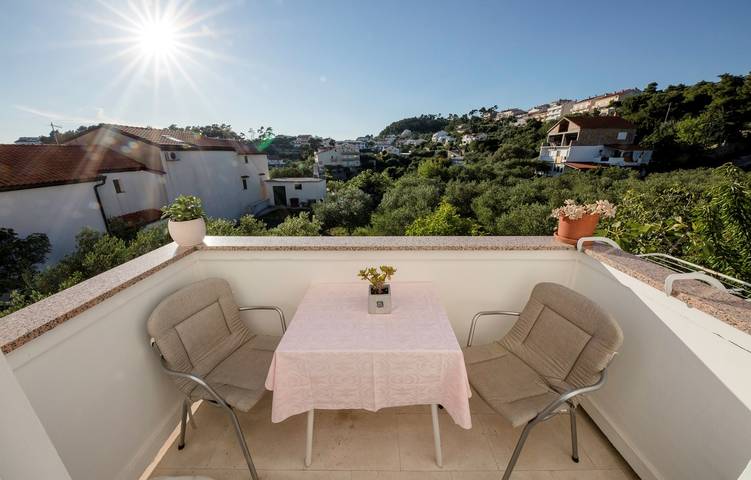 Ferienwohnung für 3 Personen, mit Balkon/Terrasse in Banjol