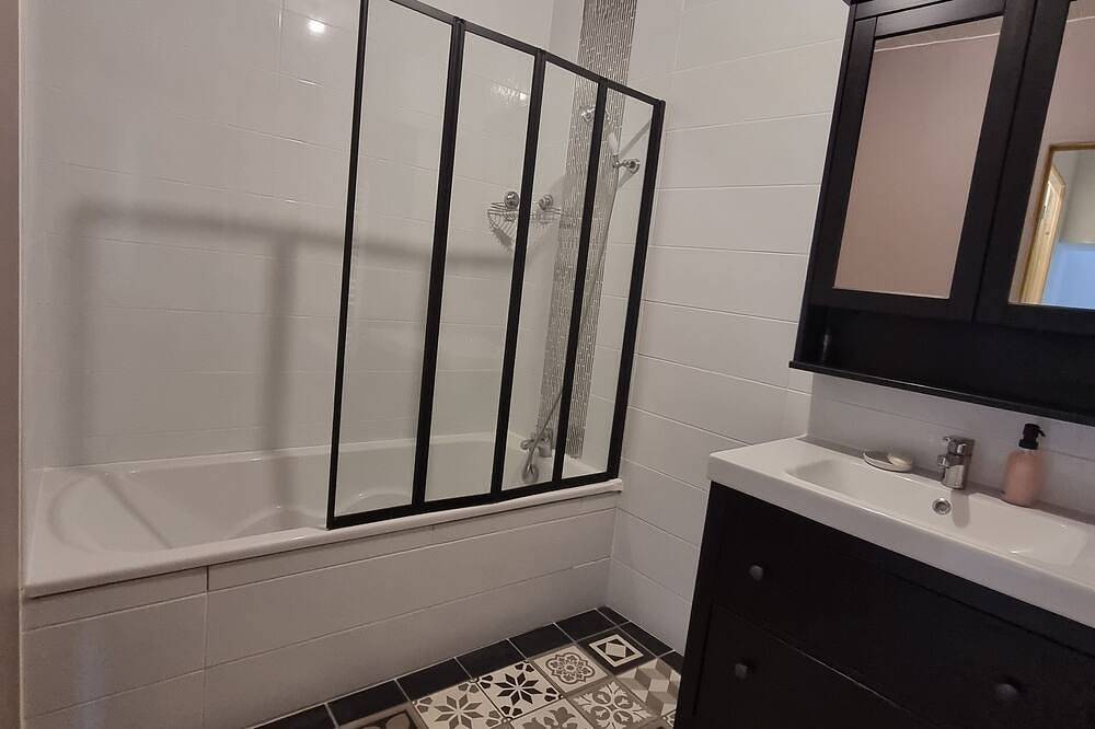 Appartement entier, Appartement 50 m² 4 personne avec terrasse in Chavanay, Parc Naturel Régional du Pilat