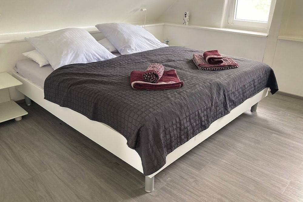 Ganze Wohnung, Moderne, kompl. ausgestattete Dachgeschosswohnung am Weltkulturerbe in Sande, Nordseeküste