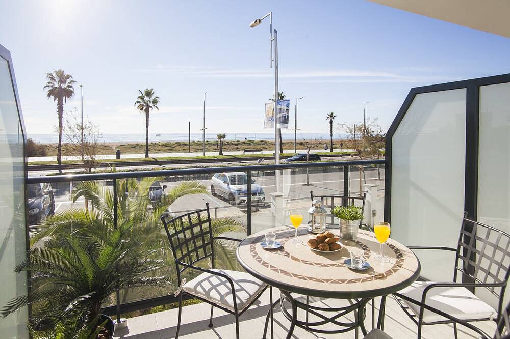 Entire apartment, Exterior Apartment Cx3Jx in Castelldefels, Baix Llobregat