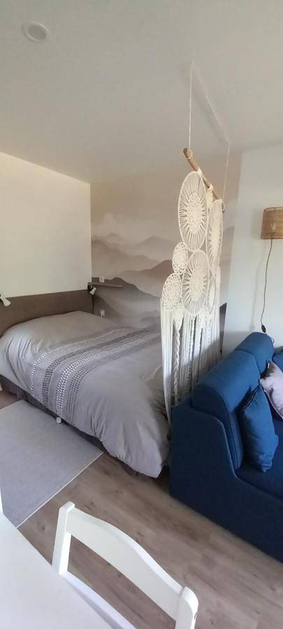 Gîte pour 3 personnes, avec terrasse à Chassieu