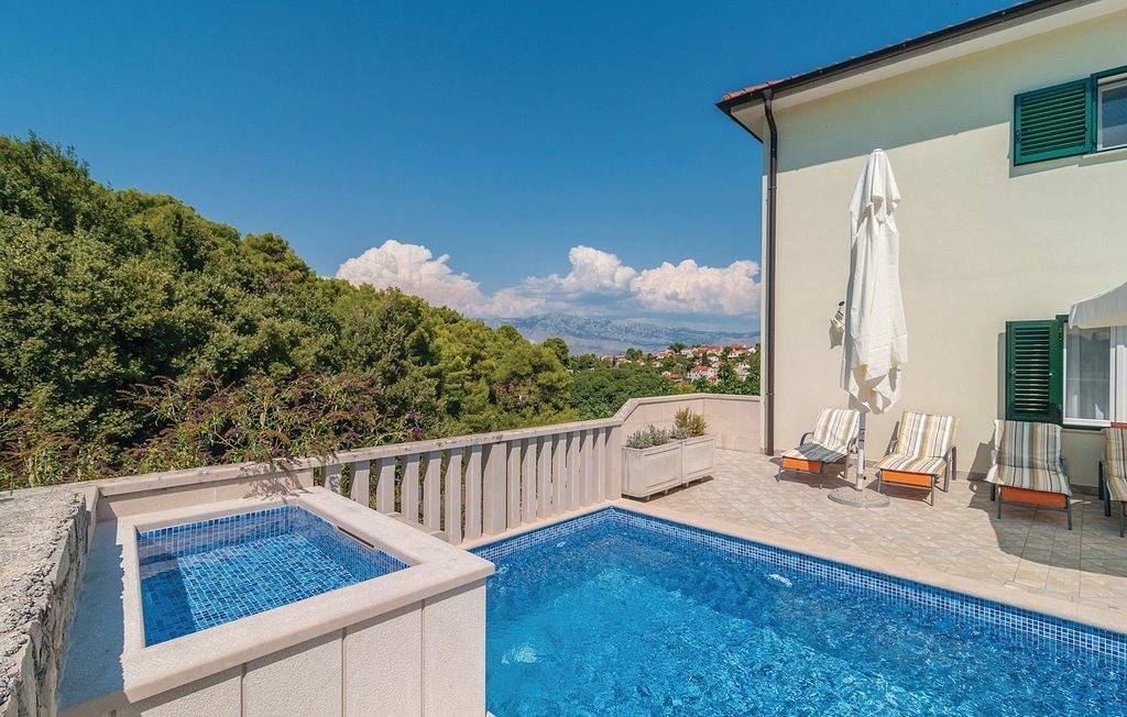 Maison confortable avec la terrasse et la vue sur le mer Splitska, Brac K-25269 in Supetar, Brac