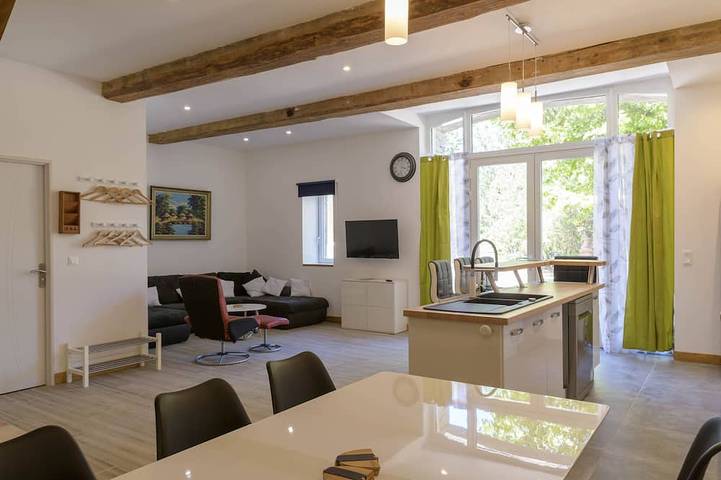 Maison de vacances pour 10 personnes, avec jardin ainsi que terrasse et piscine