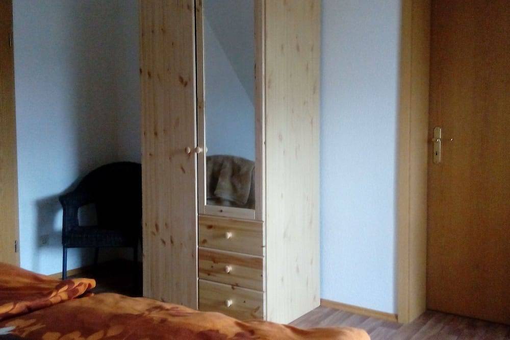 Gemütliche und großzügig ausgestattete  Ferienwohnung mit Balkon in Dörphof in Dörphof, Rendsburg-Eckernförde