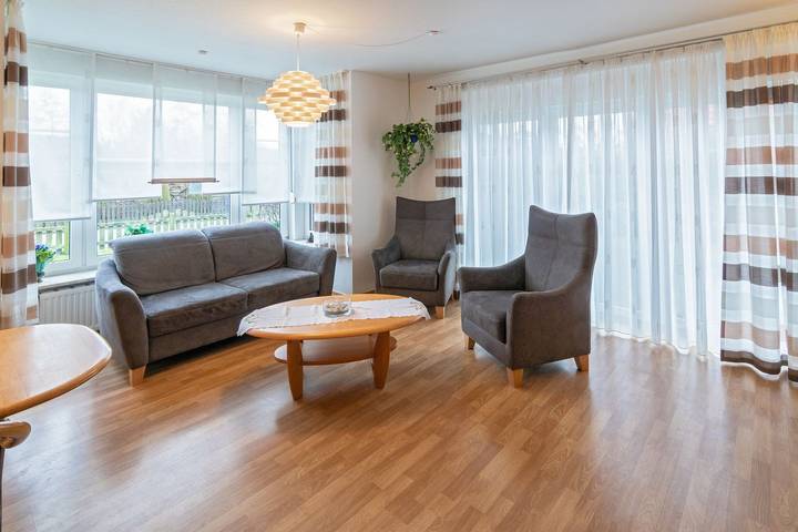 Ferienhaus für 4 Personen, mit Terrasse und Garten in Dornumersiel