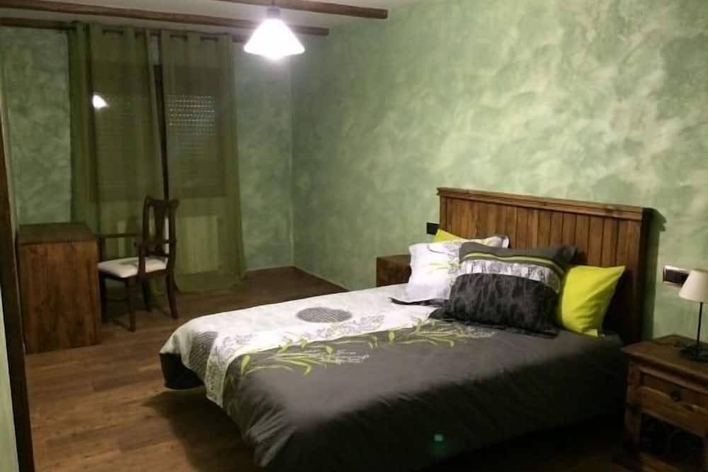 Weekend Offers Country house (full rental) La Senderuela 13 person in Tamajón, Guadalajara Province