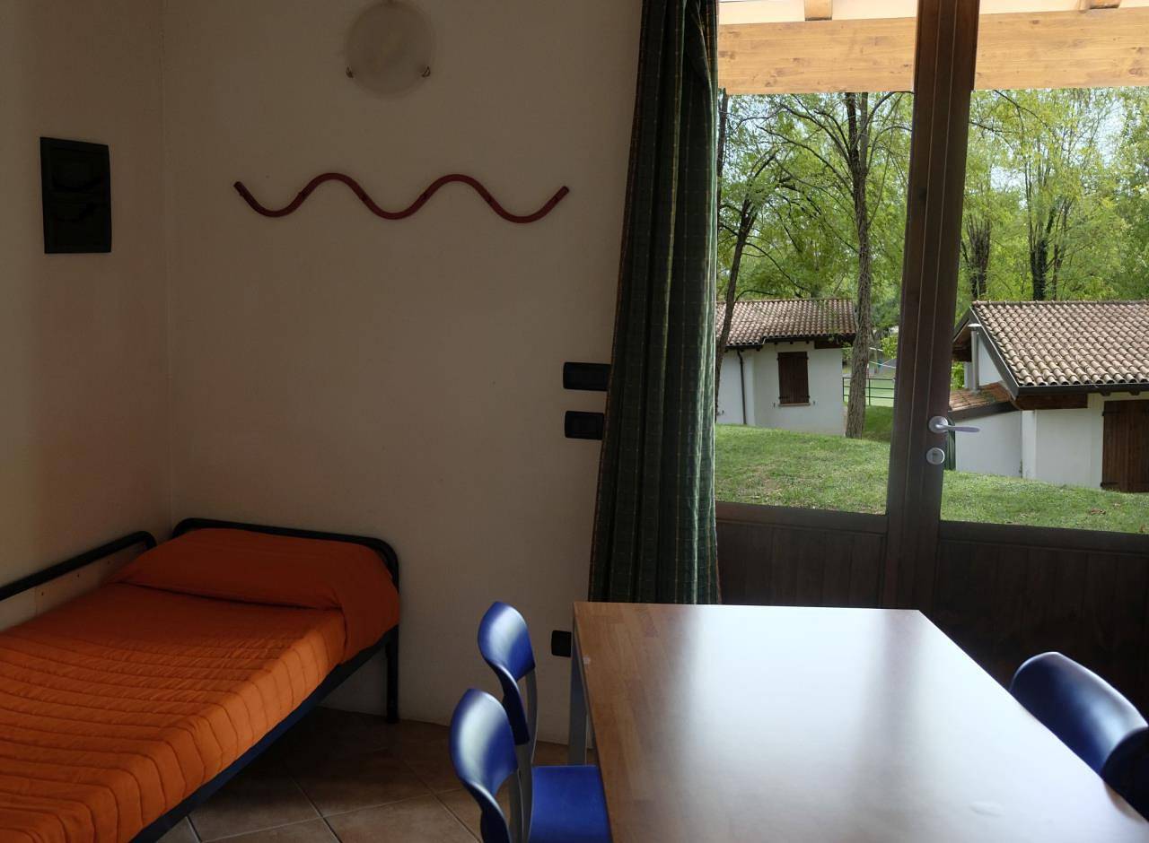 Residenz San Giorgio Dreizimmer-Ferienhaus Tipo 5-G für 6 Personen in Manerba del Garda, Gardasee-Berge