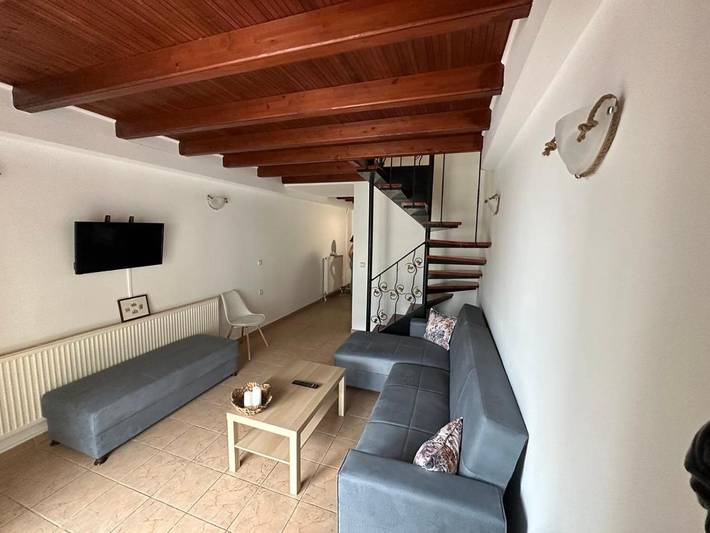 Ferienwohnung für 5 Personen, mit Balkon und Terrasse sowie Ausblick in Kamena Vourla