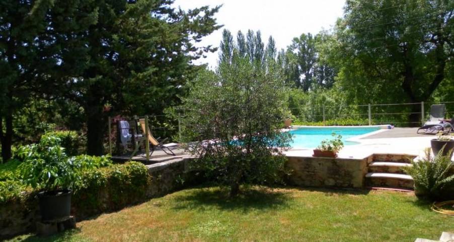 Casa de huéspedes para 10 personas, con jardín además de piscina y terraza - 1
