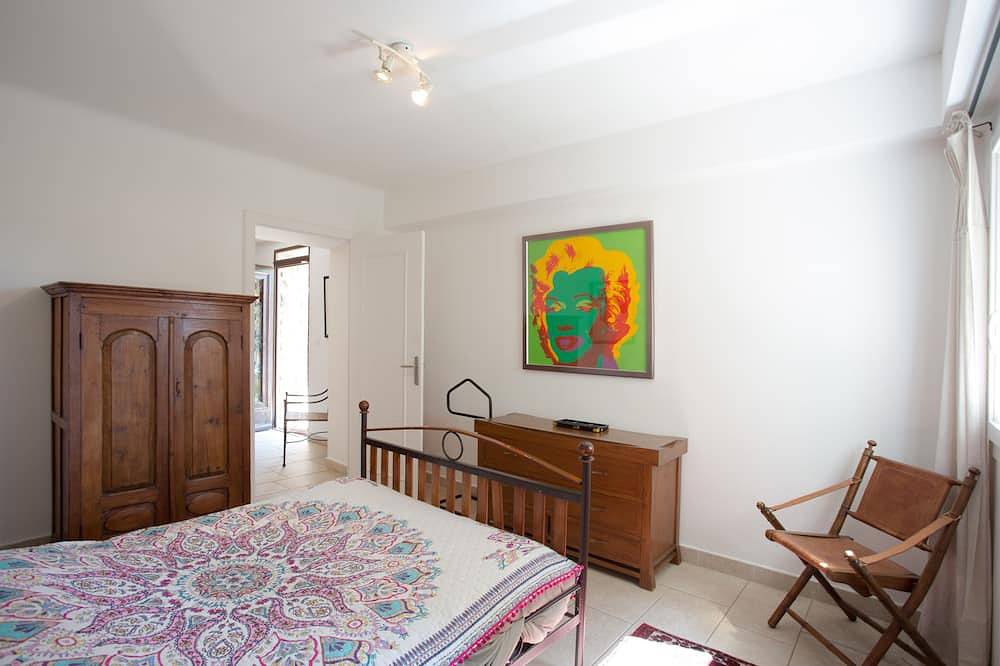 Huis van karakter met tuin en zwembad in Carqueiranne, Toulon regio