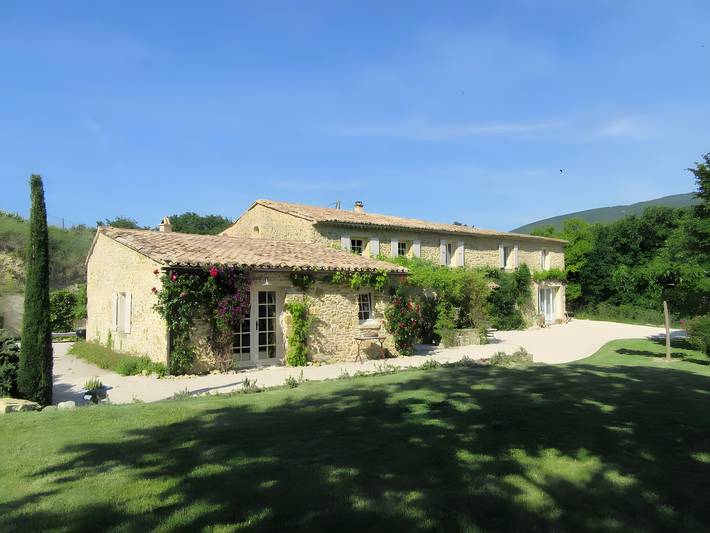 Holiday Home 'Mas Le Figuier' with Mountain View, Private Pool and Wi-Fi