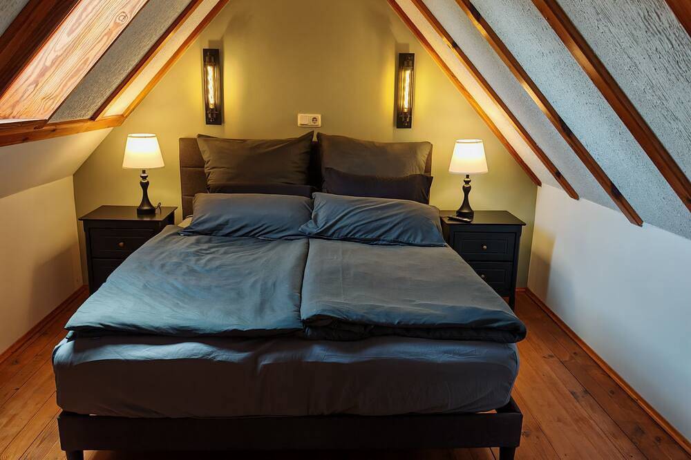 Ganze Wohnung, Grünes Loft: Dachterrasse, Aussicht, Ruhe, top Ausstattung, fußläufig Uni Bochum in Bochum, Ruhrgebiet