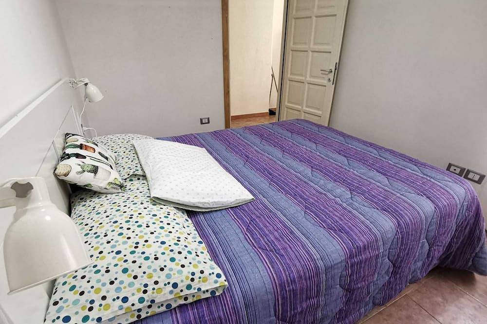 Entire apartment, Casa Circe - One Bedroom Apartment, Sleeps 2 in Terranoa/Olbia, Olbia