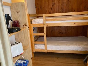 Chalet pour 4 Personnes dans Lac des Hermines, Besse-et-Saint-Anastaise, Photo 3