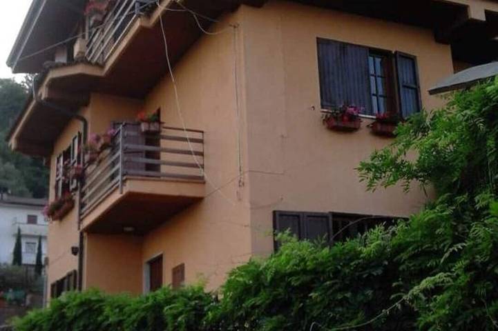 Gîte pour 5 personnes, avec balcon à Montano Antilia