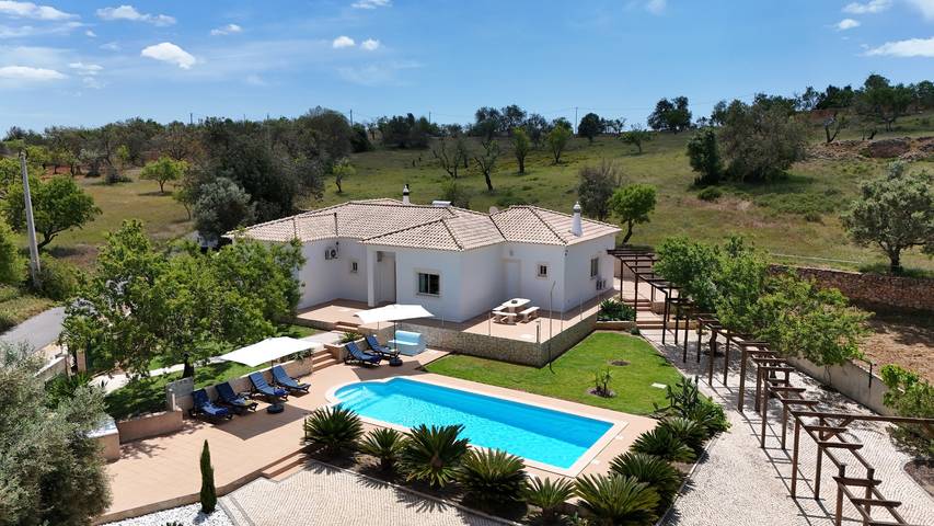 Casa de férias para 10 pessoas, com jardim em Tunes