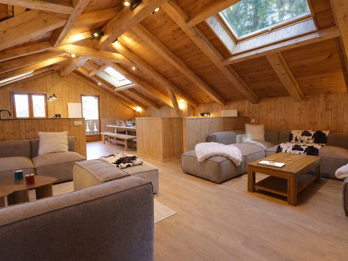 Gîte pour 15 personnes, avec sauna et jacuzzi dans La Tania