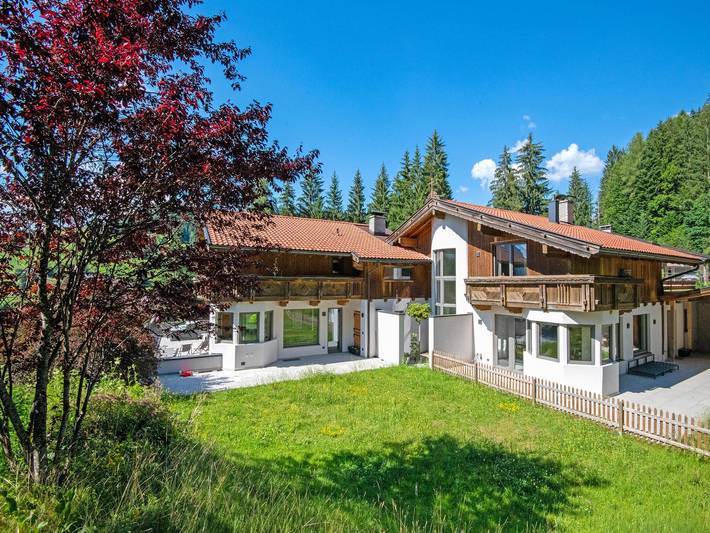 Ferienhaus für 7 Personen, mit Terrasse und Whirlpool sowie Garten und Sauna