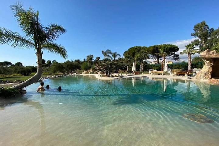 Villa per 4 persone, con idromassaggio e piscina nonché terrazza e giardino in Partinico