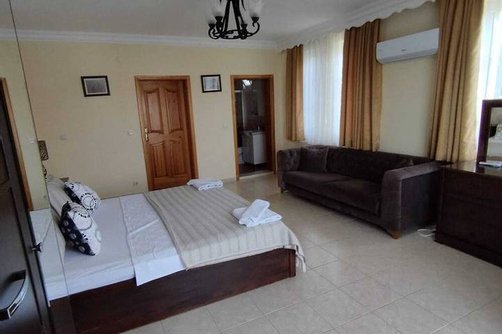 Luxusvilla mit privatem Pool, großem grünen Garten und kostenlosem WIFI unbegrenzt in Fethiye, Türkische Ägäis