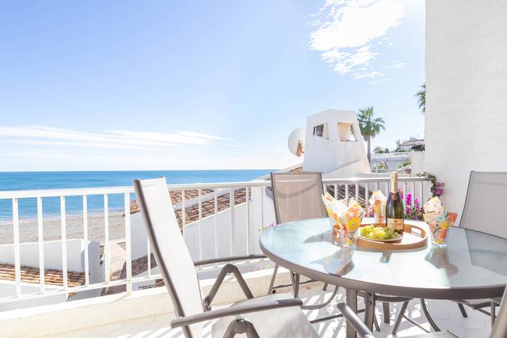 Ferienhaus für 2 Personen, mit Meerblick und Terrasse sowie Pool in Málaga Provinz