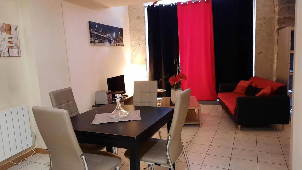 Appartement entier, One-Bedroom Apartment in Périgueux, Périgord Blanc