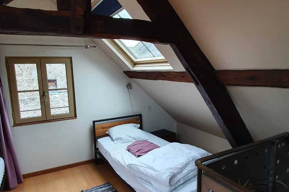 Triplex in character house 2 steps from the Vieux Bassin and salt granaries in Honfleur, Région de Lisieux
