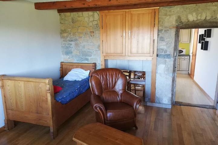 Apartamento entero, Alojamiento situado a 1000 metros en el campo in Longchaumois, Parc naturel régional du Haut-Jura